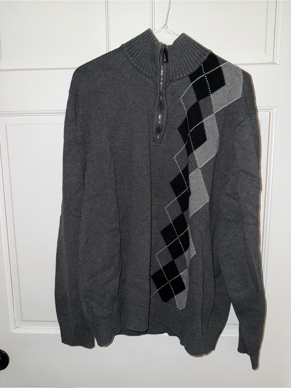 Men's Gray Zip-Front Argyle Pullover Sweater